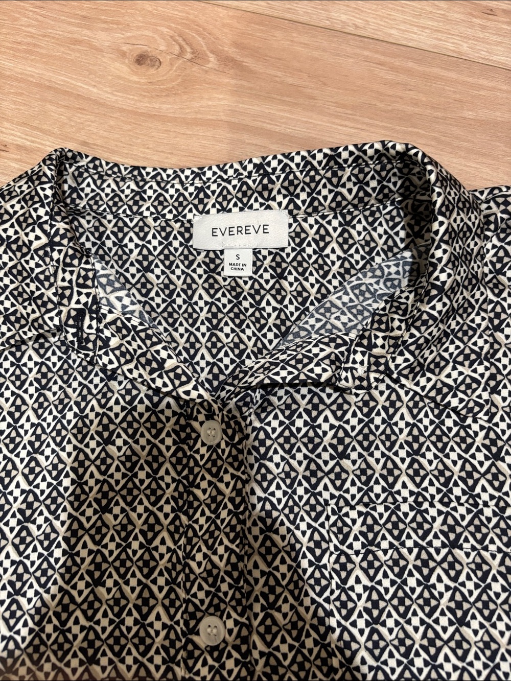 Evereve Black & White Short-Sleeve Button-Down with Brown Stripe Cuffs - Picture 2 of 4